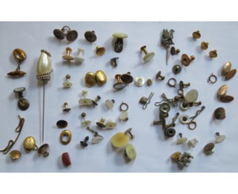 PEARL TYPE TIE PIN AND QUANTITY OF VARIOUS GOLD COLOURED, MOTHER OF PEARL BUTTONS, COLLAR STUDS, CUFF LINKS, ETC. 