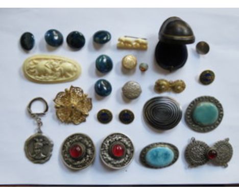 15ct GOLD TIE TACK SET WITH OPAL STONE AND VARIOUS COSTUME BROOCHES, BUTTONS, ETC. 