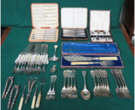 LARGE QUANTITY OF BOXED AND UNBOXED FLATWARE INCLUDING SILVER HANDLED KNIVES, CARVING SET, LADLE, MOTHER OF PEARL HANDLED KNI