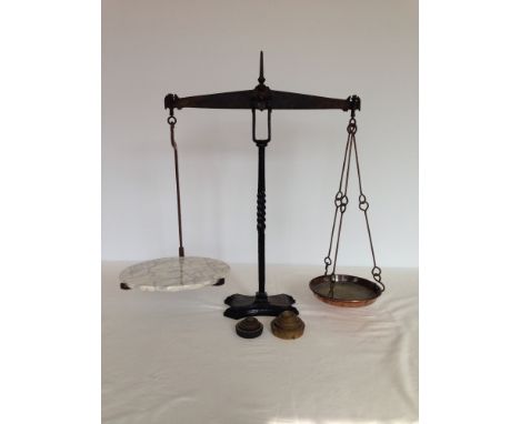 A set of vintage Avery scales & weights.