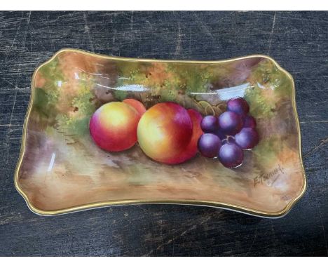 Royal Worcester pin dish painted by E Townsend, 15cm wide