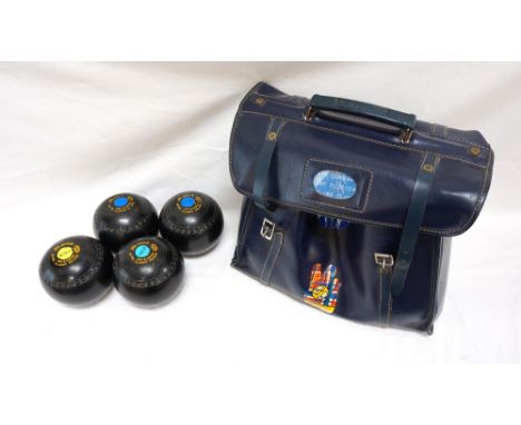 SET OF FOUR HENSELITE COMPOSITE BOWLS
size 5 Medium Classic Deluxe, contained in a blue vinyl bag, together with five bowling