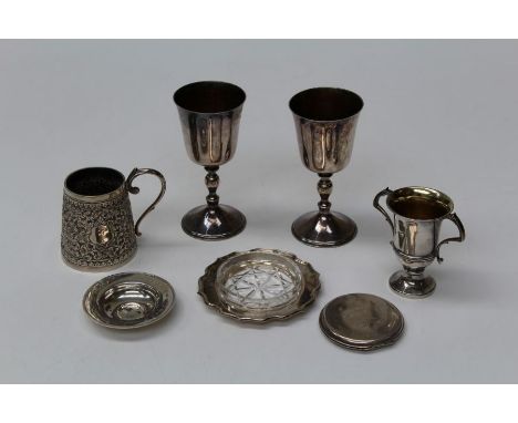 Deakin and Francis, a cased pair of Elizabeth II silver goblets, Birmingham 1971, 14.5cm, together with a silver butter dish 