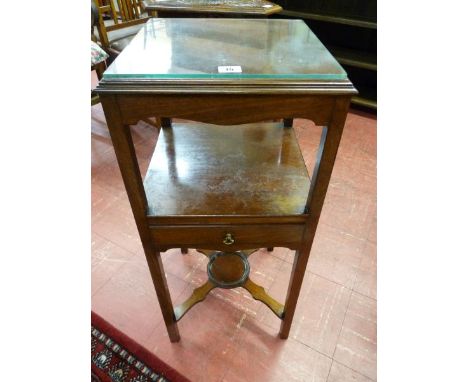 A GEORGIAN MAHOGANY NIGHT STAND, the square top with shaped apron over a central platform with single frieze drawer on square