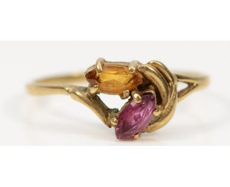 A 9ct gold citrine and ruby dress ring, Birmingham 1988, P 1/2, 1.4g