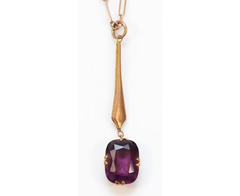 A 9ct gold amethyst drop pendant with a chain, 40mm drop, 11mm x 9mm amethyst, 3.1g