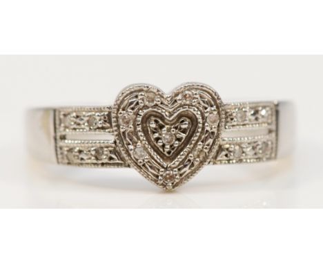 A 9ct white gold diamond dress ring, P, 2.5g