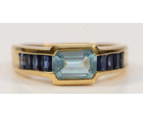 A 9ct gold blue gemstone dress ring, K, 3.1g