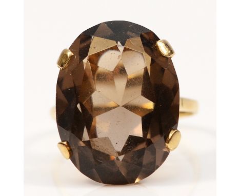 A 9ct gold smokey quartz cocktail ring, 20mm x 15mm quartz, N 1/2, 5.9g