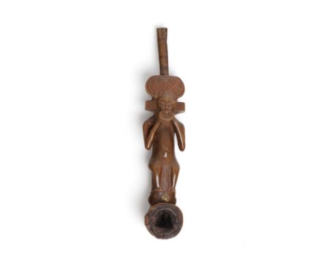 African art Pipe, ChokweAngola. . Cm 25,00. A wooden pipe carved in the shape of a man with elaborate hairstyle.
