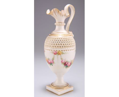 AN EARLY 20TH CENTURY SMALL ROYAL WORCESTER RETICULATED PEDESTAL EWER, BY GEORGE OWEN AND HARRY CHAIR, painted with garlands 