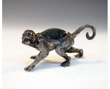 Late 19th/early 20th Century silver plated figural pin cushion formed as a monkey   Condition: 