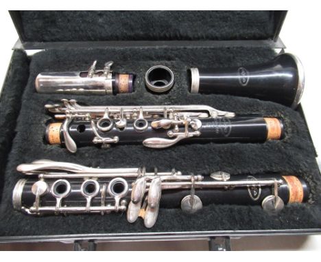 Cased Vito Reso-Tone 3 clarinet 