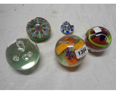A quantity of vintage paperweights including Perthshire and Polish examples