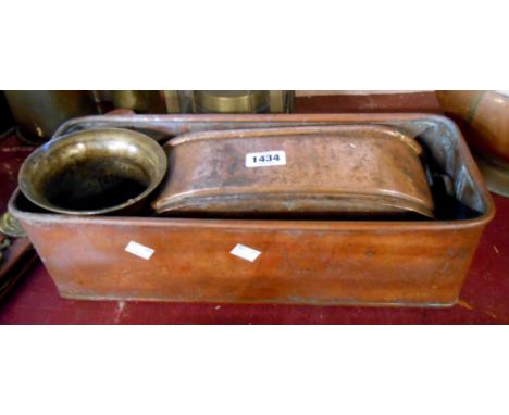 Two old copper planters and a bronze mortar