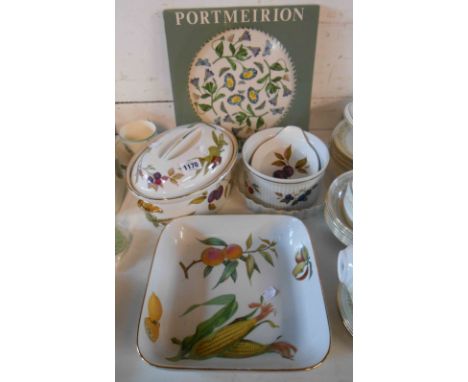 Five pieces of Royal Worcester Evesham oven to tableware including casserole, dish, flan dish, etc. - sold with a boxed Portm