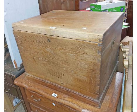 A 64cm vintage oak lift-top storage box with flanking flush brass drop handles