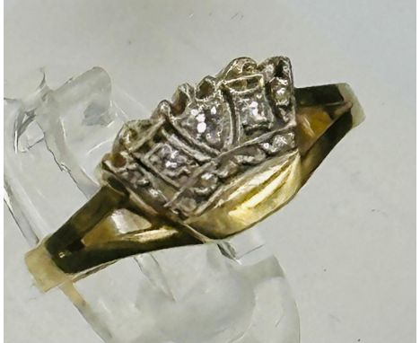 A 14ct gold ring with crown themed diamond, approximate weight 2.3g 