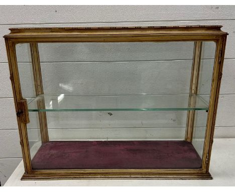 A lockable glazed table top display case with single glass shelf (H41cm W52cm D19cm)