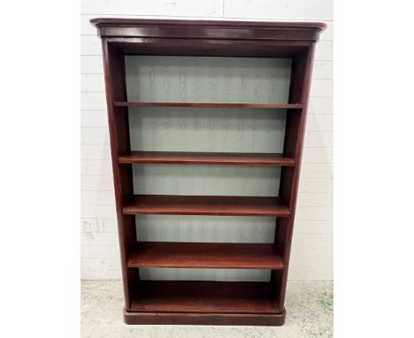 A mahogany open five shelf bookcase (H195cm W122cm D40cm)