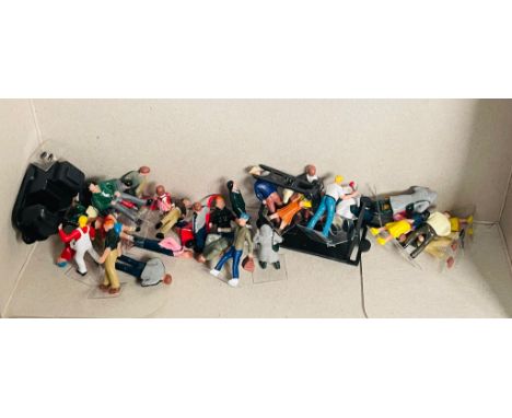 A selection of Hornby model Railway accessories 