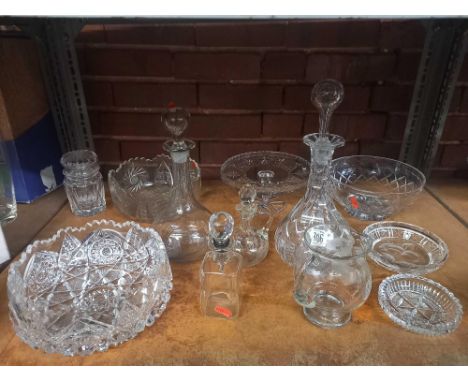SHELF OF MISC GLASSWARE INCL: 2 DECANTERS, FRUIT BOWLS