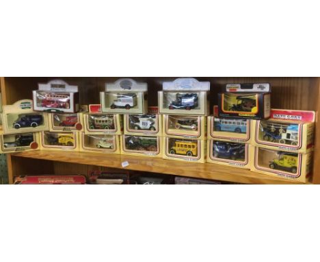 18 BOXED MODELS OF DAYS GONE BY &amp; OTHERS OF VINTAGE BUSES&amp; LORRIES