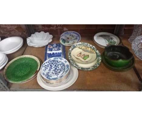 SHELF OF MIXED DECORATIVE PLATES, A BLUE &amp; WHITE CHEESE DISH INCL: 3 ROYAL DOULTON PLATES