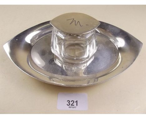 A silver oval inkstand with cut glass inkwell, Birmingham 1921, 113g