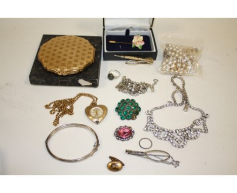 A BAG OF ASSORTED OF JEWELLERY TO INCLUDE A SILVER BANGLE