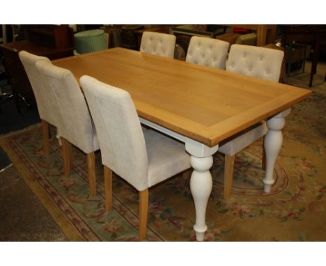 A LARGE MEDIUM CREAM AND LIGHT OAK TOPPED EXTENDING DINING TABLE WITH 6 UPHOLSTERED BUTTON BACK CHAIRS W-205cm X D 95cm