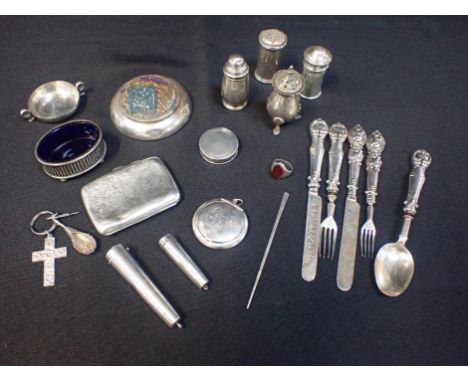 A QUANTITY OF SMALL SILVER AND WHITE METALincluding a powder compact by Gourdel Vales and Co, Birmingham 1919 (dented), fruit