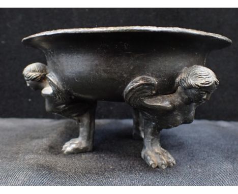 A GRAND TOUR STYLE BRONZE TRIPOD CENSERwith mythological figural feet 15cm dia