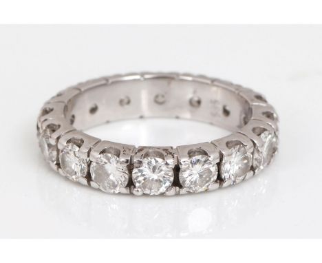   Memory Ring585er Weißgold, umlaufender Brillantbesatz (16 Diamanten à ca. 0,15ct., si-P, leic  Memory Ring585er Weißgold, u