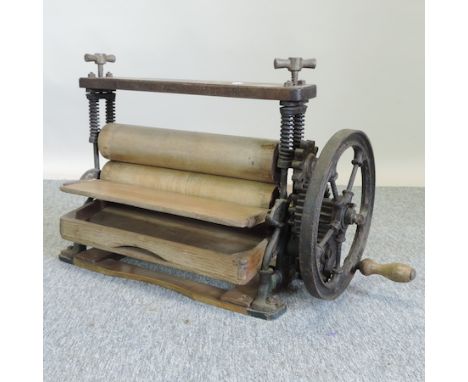 A vintage mangle, 80cm