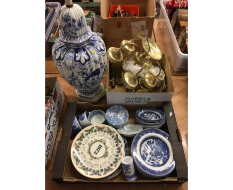 Lamp, light fitting and assorted blue and white china