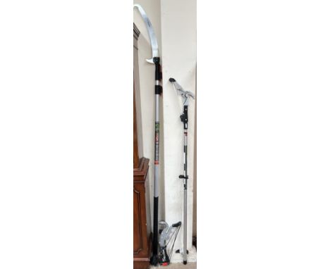 Darlac tools a DP1563 expert geared bypass tree pruner together with a telescopic pole 1.9M to 4.9m, a swop top tree pruner h