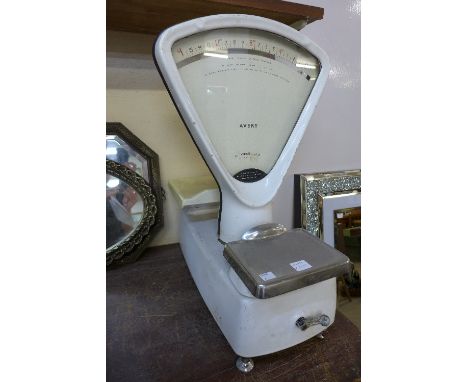 A set of Avery scales