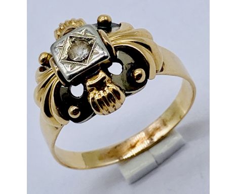 A Georgian style 18ct gold ring set with a clear stone, size W 1/2, weight 5.3g