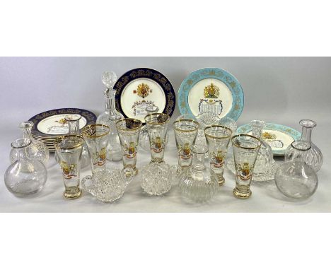 AYNSLEY SET OF 13 PLATES - to commemorate the Silver Jubilee of H M Queen Elizabeth II 1977 with a Royal crest and list of En