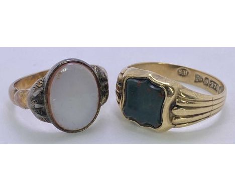 9CT GOLD HARDSTONE SET SIGNET RINGS (2) - one hallmarked Chester 1900 with shield shape hardstone inset against ribbed should