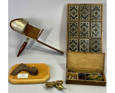 AN UNDERWOOD &amp; UNDERWOOD PATENT STEREOSCOPIC VIEWER, travelling chemist's scale in oak box with some weights, an Anglo In