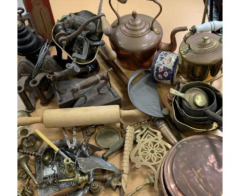 ANTIQUE &amp; VINTAGE METALWARE - circular copper kettle with acorn finial, 30cms H, copper warming pan with turned wooden ha