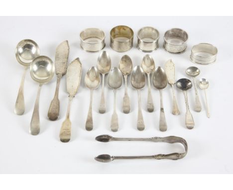 Mixed lot of small silver items to include five serviette rings, fish knives, condiment spoons, total weight 18.5ozt 581gm