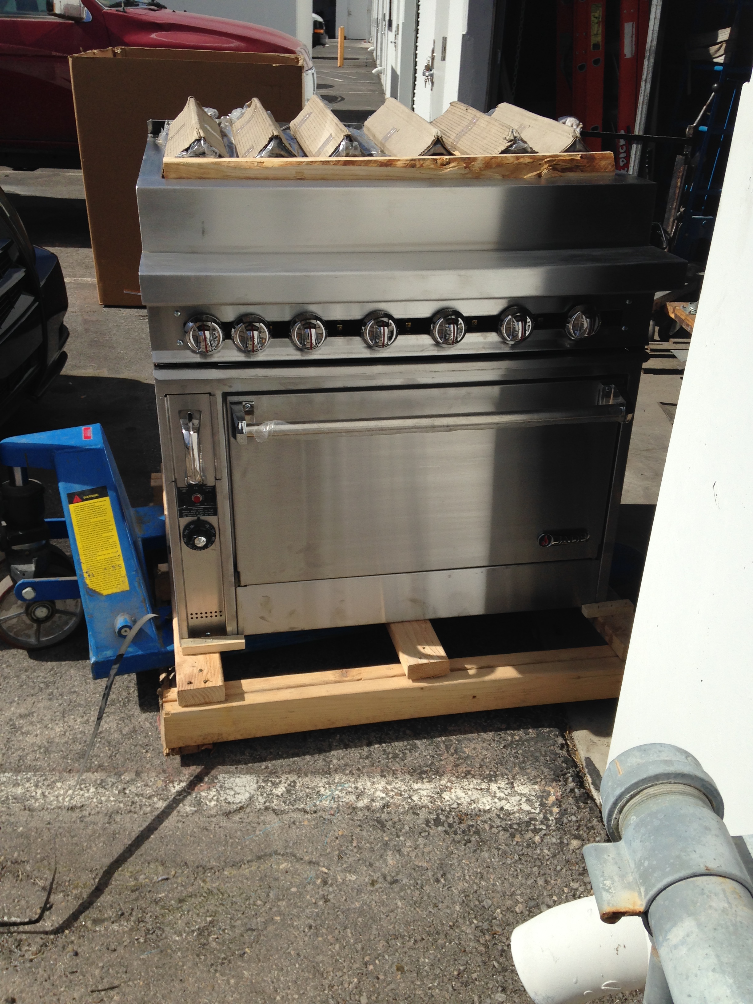 NEW Jade Range JTRH36B36C Charbroiler & Convection oven