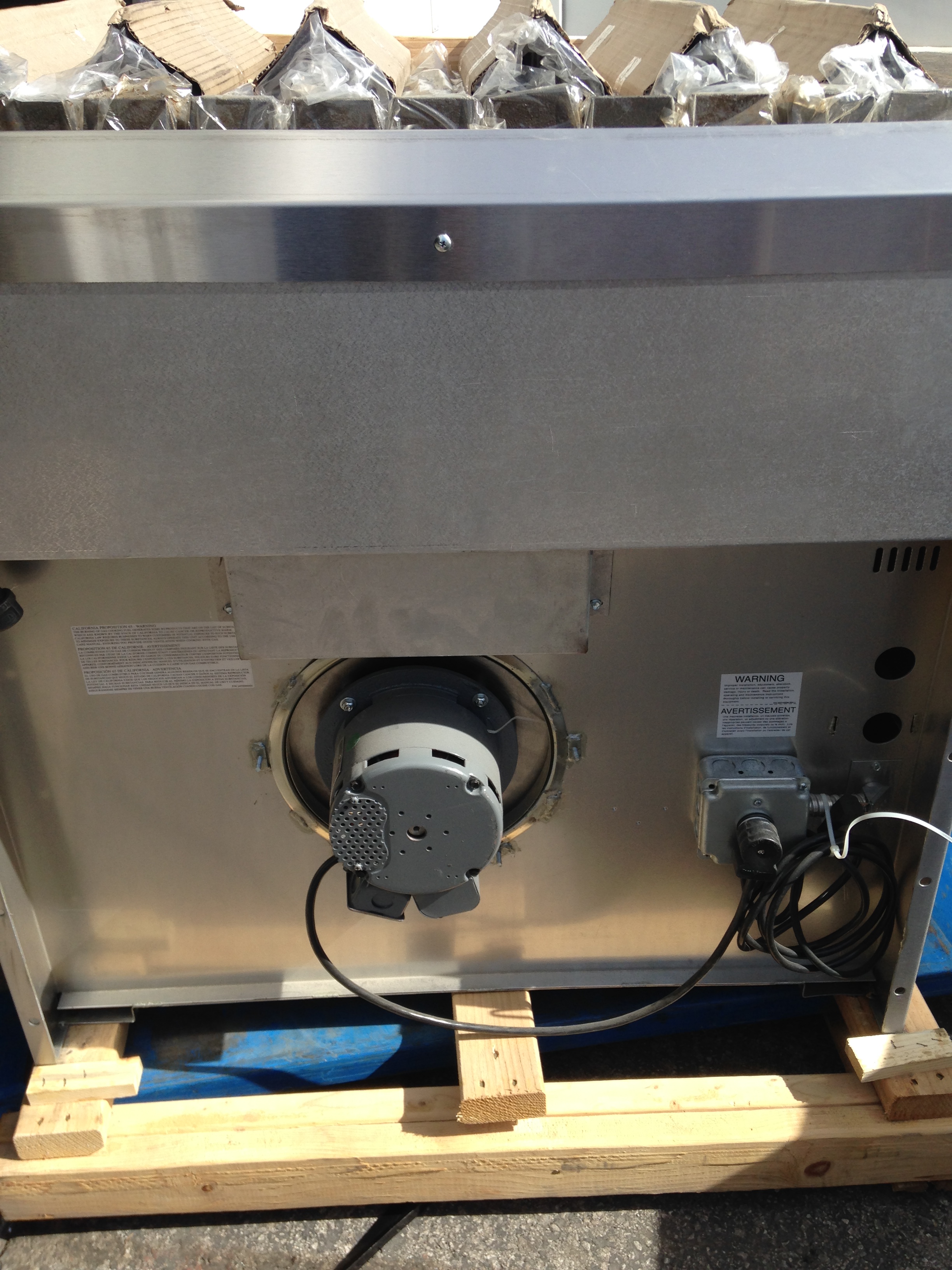 NEW Jade Range JTRH36B36C Charbroiler & Convection oven