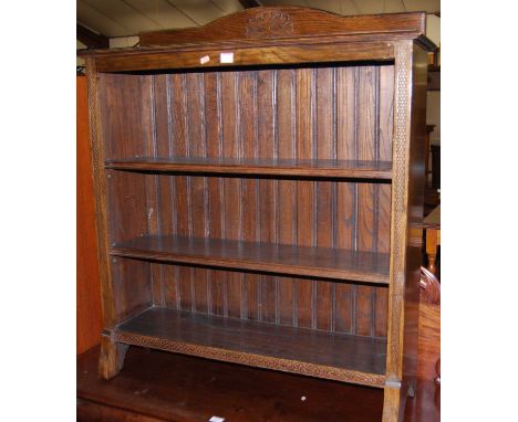 A 1930s oak ledgeback low freestanding open bookshelf, width 91cmCondition report: Shelves are adjustable but will only move 