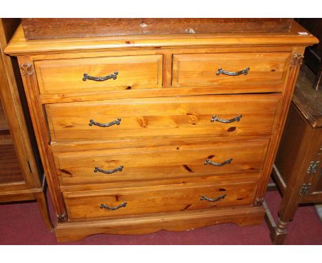 A modern pine chest of drawers, w.107cm