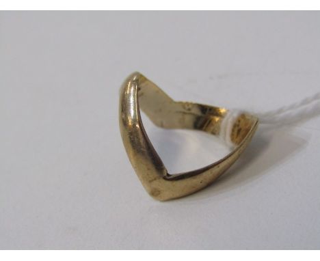 SHAPED 9CT GOLD RING, 9ct yellow gold ring, size J/K, 2.4grms 