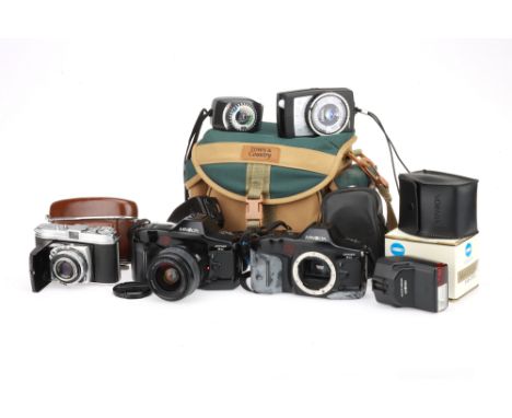 A Group of 35mm Cameras and Accessories comprising a Kodak Retina Ib folding viewfinder camera with a Schneider-Kreuznach Ret